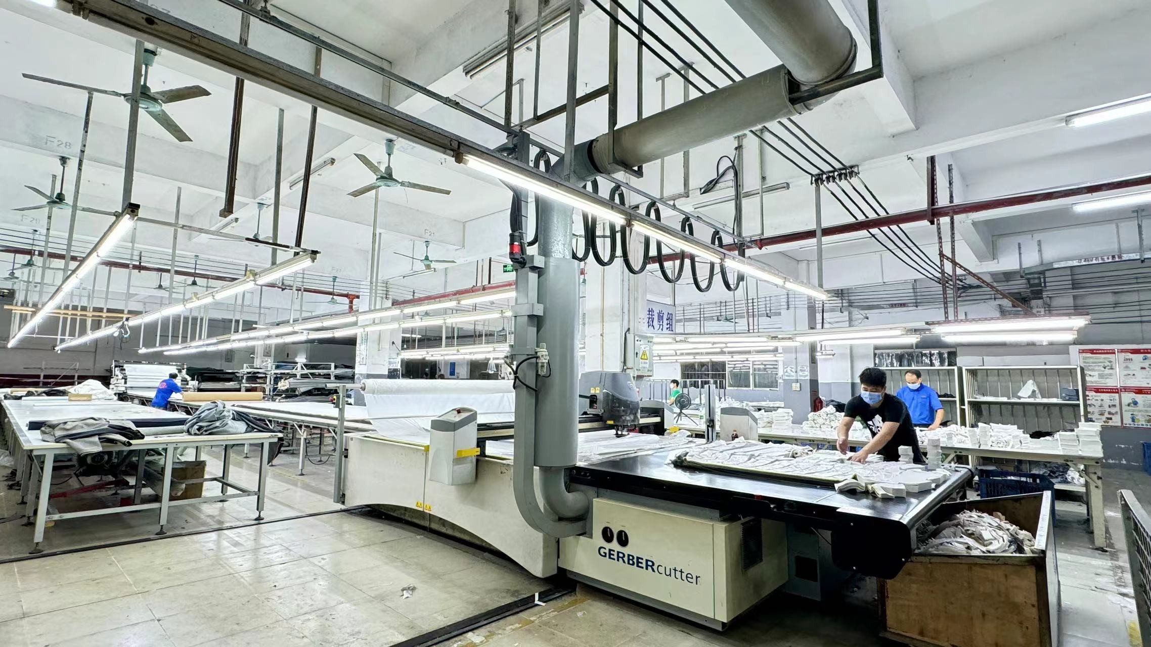 Guangdong Shunde Leka Clothing Design Co., Ltd línea de producción de fábrica
