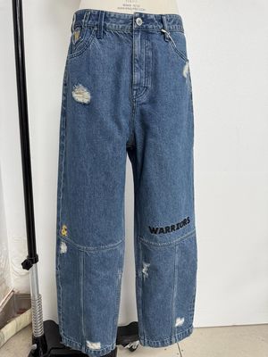 Básico fondo de denim con bordado de alta precisión para un diseño único