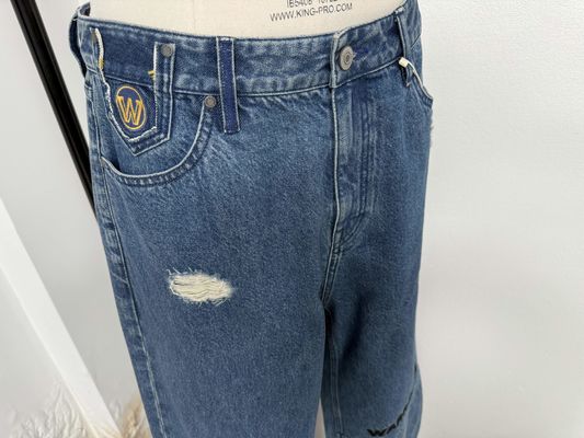 Básico fondo de denim con bordado de alta precisión para un diseño único