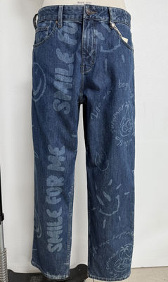 Jeans de piernas rectas para hombres Diseño de bolsillo trasero práctico y elegante