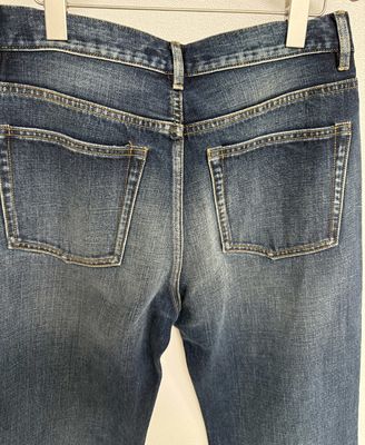 Bajo de denim de cintura media alta para un ajuste universal halagador