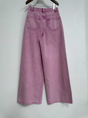 Jeans de jeans rosados de diseño de piernas largas extra largas para un efecto de alargamiento de piernas