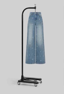 Jeans de cintura alta y piernas anchas para una silueta clásica y halagadora