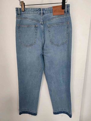 Estrella como pernos en las piernas Denim Bajo para un aspecto único, sobresaliente