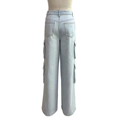 Jeans con piernas anchas y cintura alta para una silueta halagadora