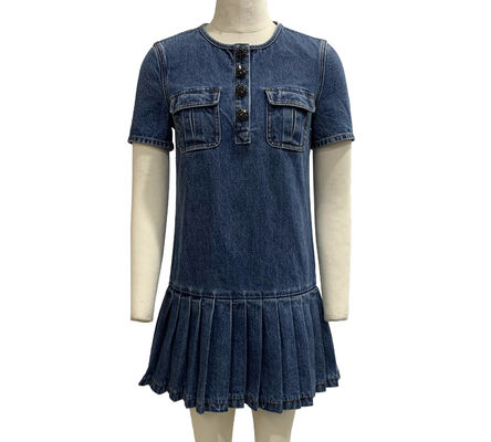 Clásico cuello y mangas cortas vestido de denim para un aspecto atemporal