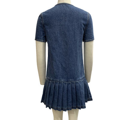 Clásico cuello y mangas cortas vestido de denim para un aspecto atemporal