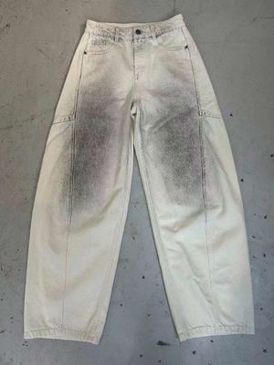 Bajo de denim de diseño de cintura alta para una silueta halagadora