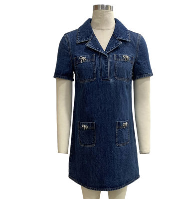 Collar de solapa a medida y vestido de denim de manga corta para un estilo pulido pero casual