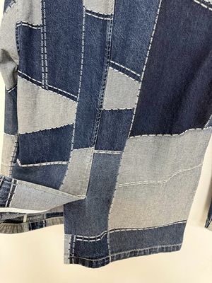 Blaser de denim con elementos de moda Jacquard para un aspecto audaz y elegante